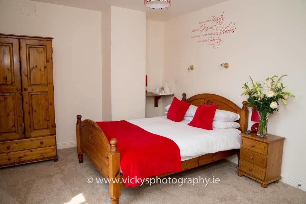Bed and Breakfast The Townhouse Килкенни Экстерьер фото