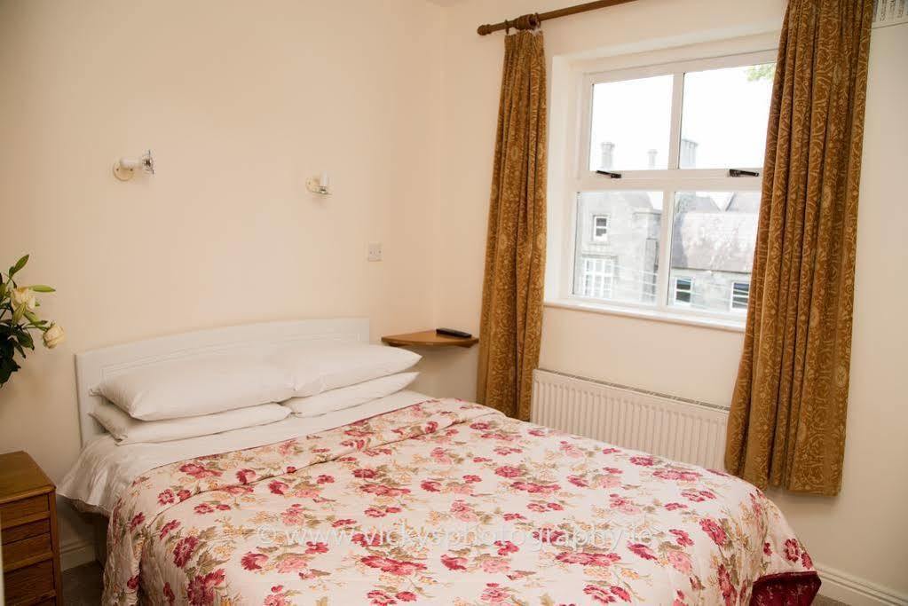 Bed and Breakfast The Townhouse Килкенни Экстерьер фото